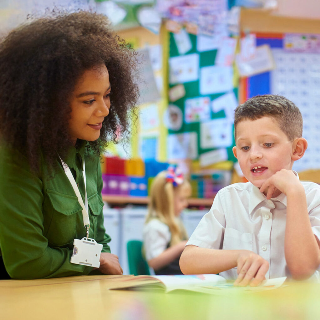 Specialist Teaching Assistant Apprenticeship Level 5 With HLTA LMP