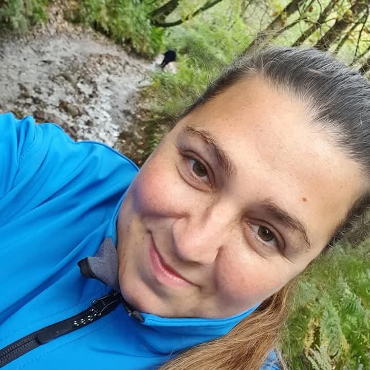 LMP Education tutor volunteers with her local scouts group